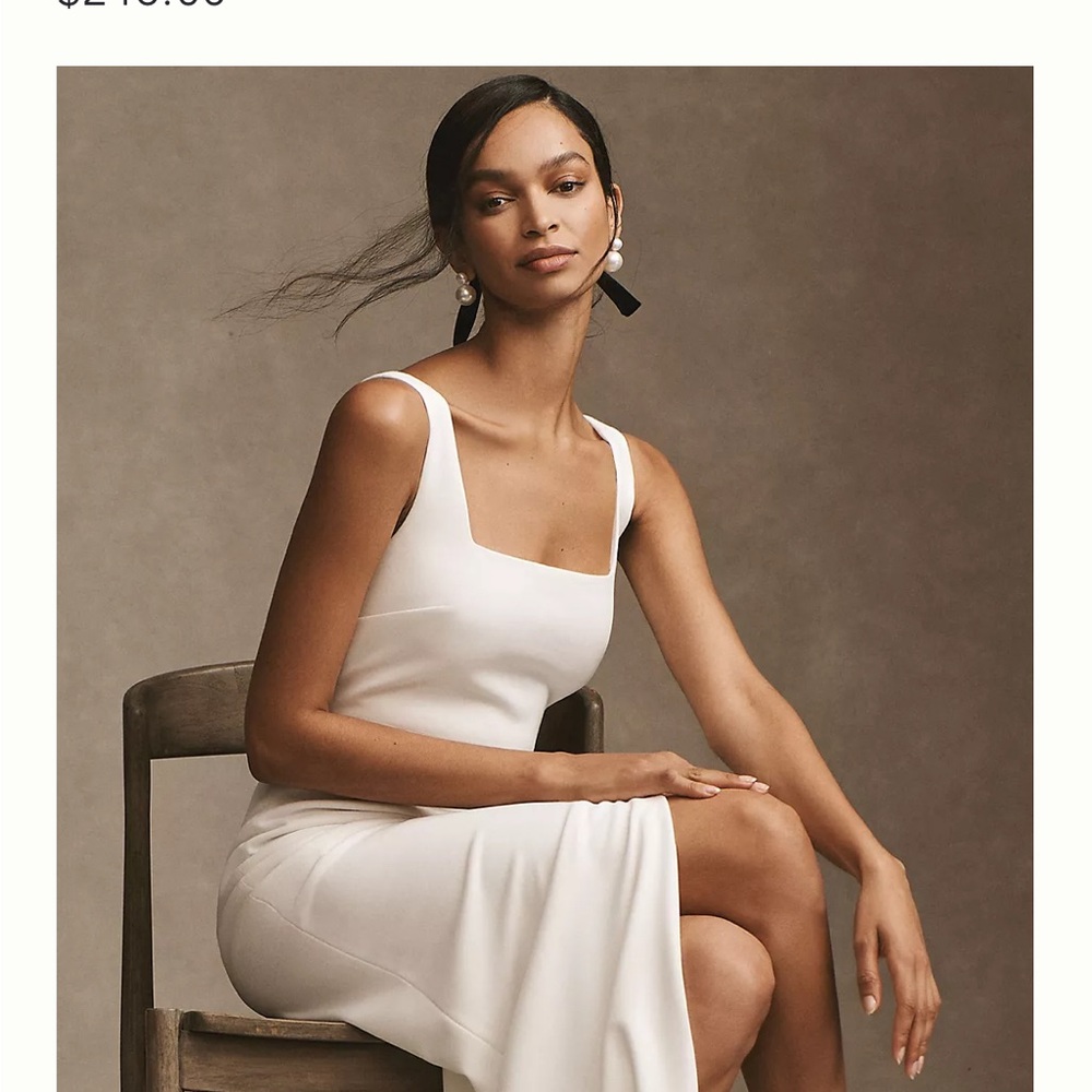 Elegant White Sleeveless Dress